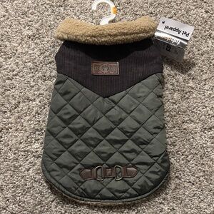 NWT Fabdog Quilted Barncoat Dog Coat Olive Green Medium